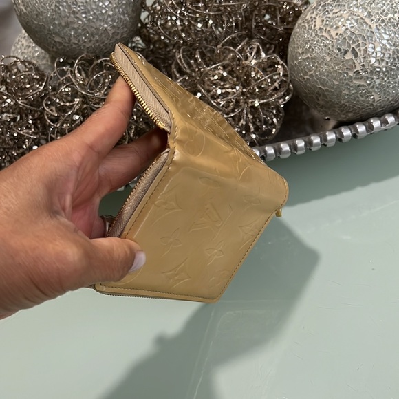 Louis Vuitton Vernis Enamel Patent Leather Broom Zip Around Wallet - Picture 5 of 8